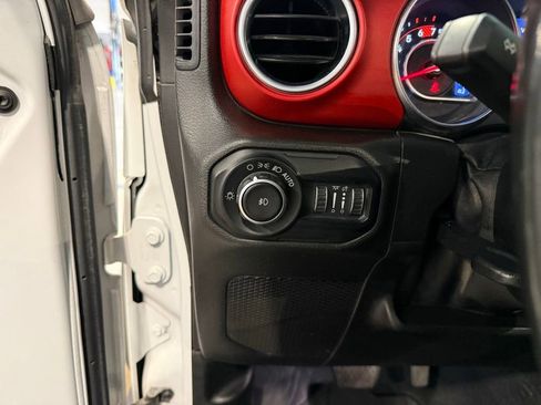 Used 2019 Jeep Wrangler Unlimited Rubicon image 13