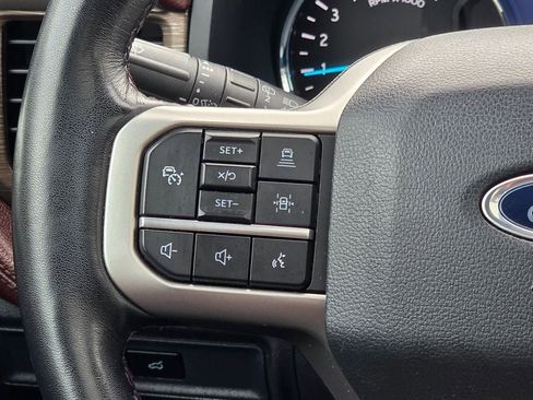 Used 2023 Ford Expedition Limited image 22