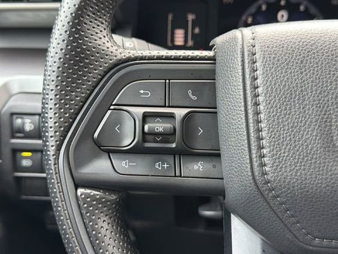 Certified 2025 Toyota Tacoma SR5 AWD/4WD image 25