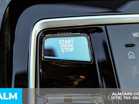 Used 2023 BMW 740i w/ Parking Assistance Package image 29