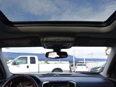 Used 2019 GMC Terrain SLT w/ Preferred Package image 21