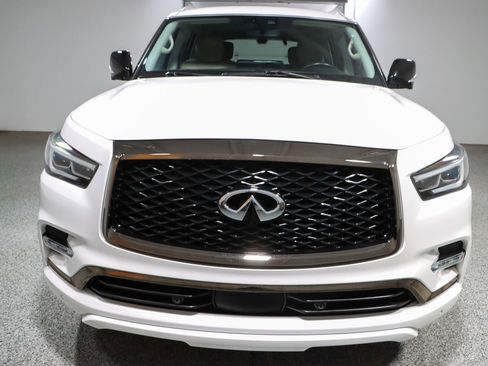 Used 2022 INFINITI QX80 Premium Select w/ All-Season Package RWD image 4