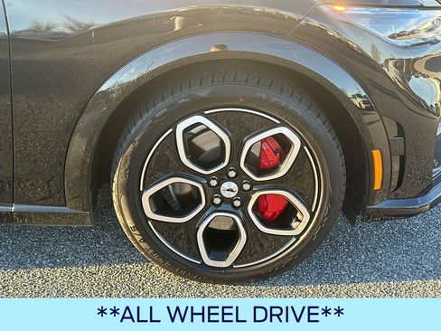 Certified 2022 Ford Mustang Mach-E GT image 13