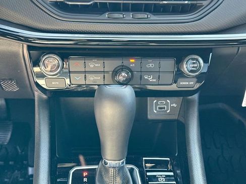 New 2026 Jeep Compass Latitude image 21