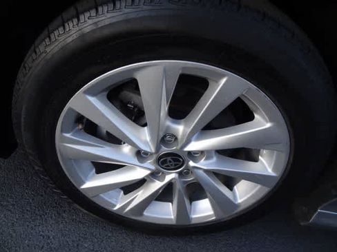 Used 2024 Toyota Camry LE FWD image 17