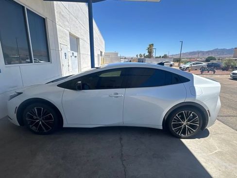 Used 2026 Toyota Prius XLE FWD image 2