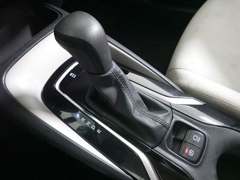 Used 2021 Toyota Corolla L image 13