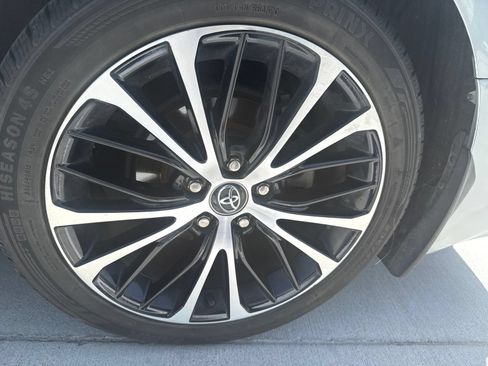 Used 2020 Toyota Camry SE FWD image 10