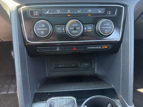 Certified 2023 Volkswagen Atlas Cross Sport SE w/ Panoramic Sunroof Package AWD/4WD image 15