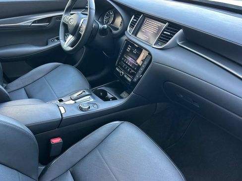 Used 2025 INFINITI QX55 Essential AWD/4WD image 16