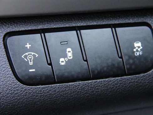 Used 2018 Hyundai Elantra SEL FWD image 34