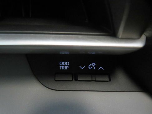 Used 2023 Toyota Highlander XLE FWD image 40