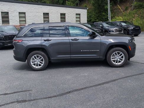 Certified 2025 Jeep Grand Cherokee Laredo X w/ Luxury Tech Group I AWD/4WD image 37