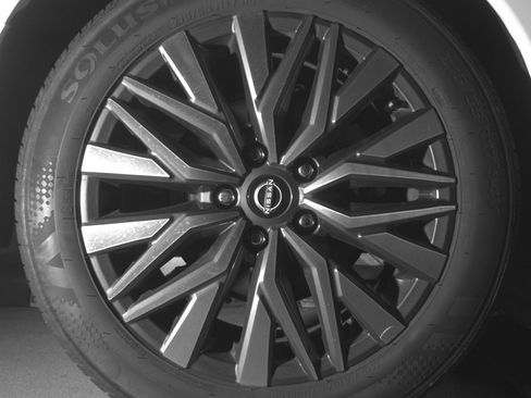 Used 2025 Nissan Altima 2.5 SV FWD image 15