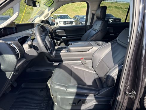 Used 2025 Ford Expedition Max Platinum w/ Driver's Package AWD/4WD image 12