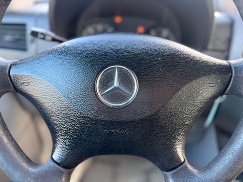 Used 2013 Mercedes-Benz Sprinter 2500 image 22