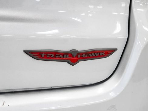 Used 2025 Jeep Compass Trailhawk AWD/4WD image 32