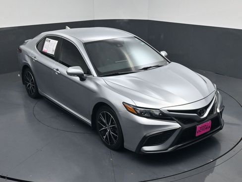 Used 2024 Toyota Camry SE FWD image 13