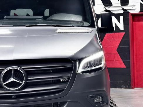 Used 2023 Mercedes-Benz Sprinter 2500 image 6