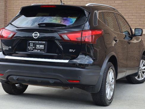 Used 2019 Nissan Rogue Sport SV w/ Technology Package FWD image 11