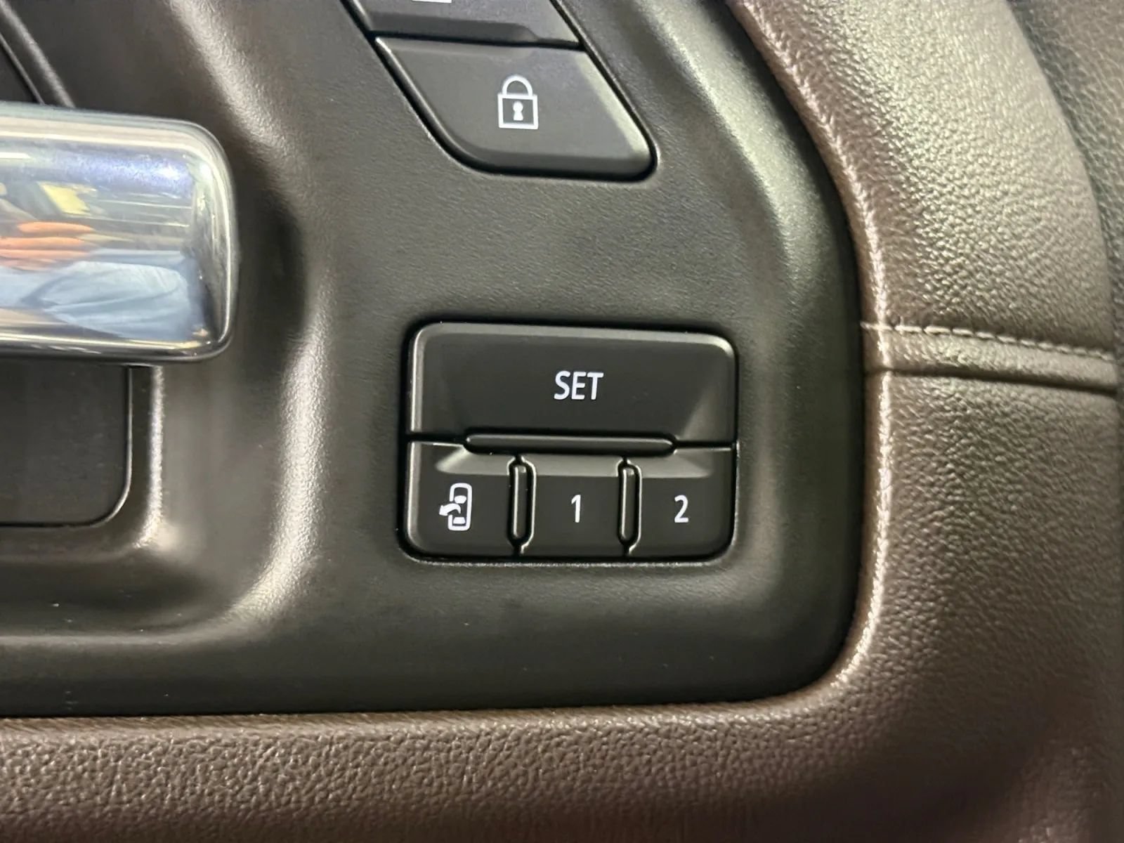 Used 2020 Chevrolet Silverado 2500 LTZ w/ LTZ Convenience Package AWD/4WD image 24