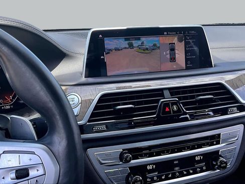 Used 2020 BMW 750i xDrive w/ Executive Package AWD/4WD image 6