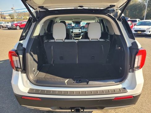 Certified 2025 Ford Explorer Active w/ Active Comfort Package image 8