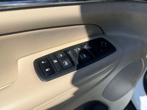 Used 2021 Jeep Grand Cherokee Limited AWD/4WD image 19