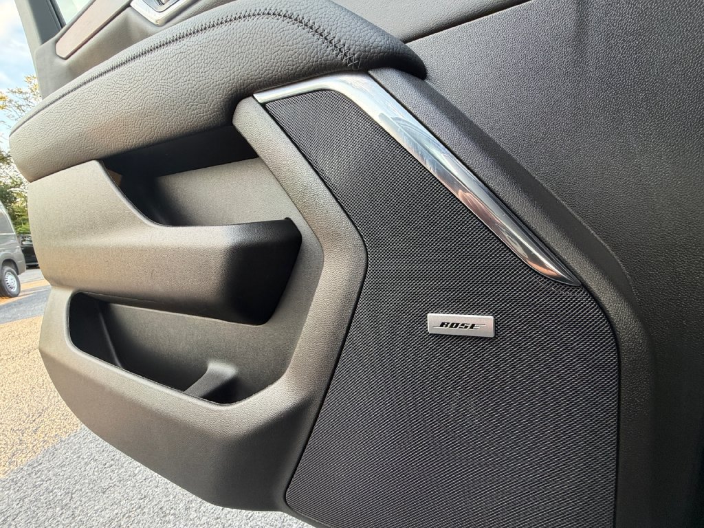 Used 2025 GMC Yukon XL Denali AWD/4WD image 18