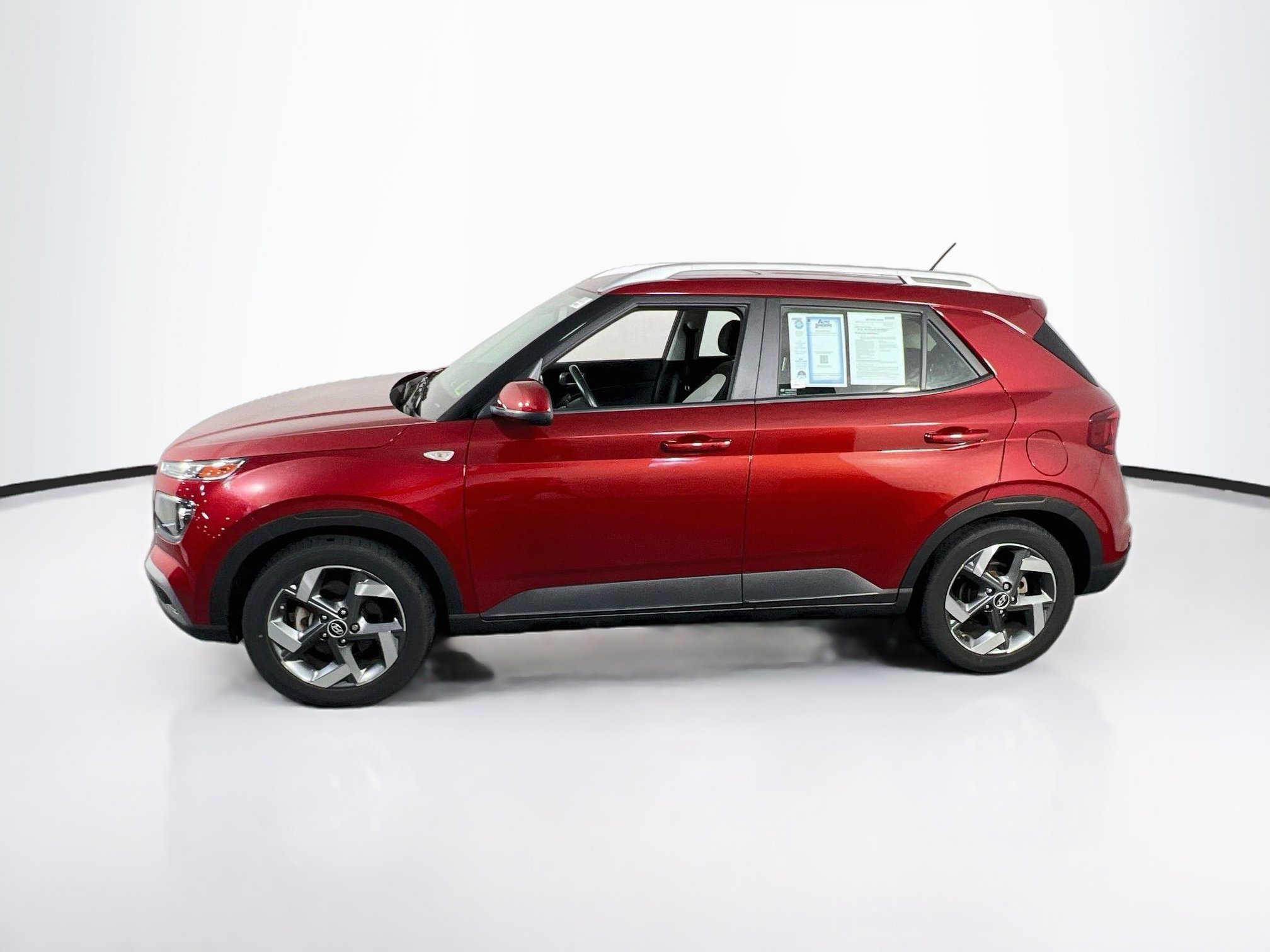 Used 2024 Hyundai Venue SEL FWD image 8