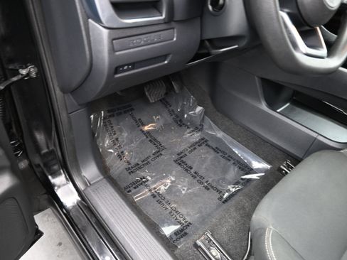 Used 2023 Nissan Rogue S FWD image 11