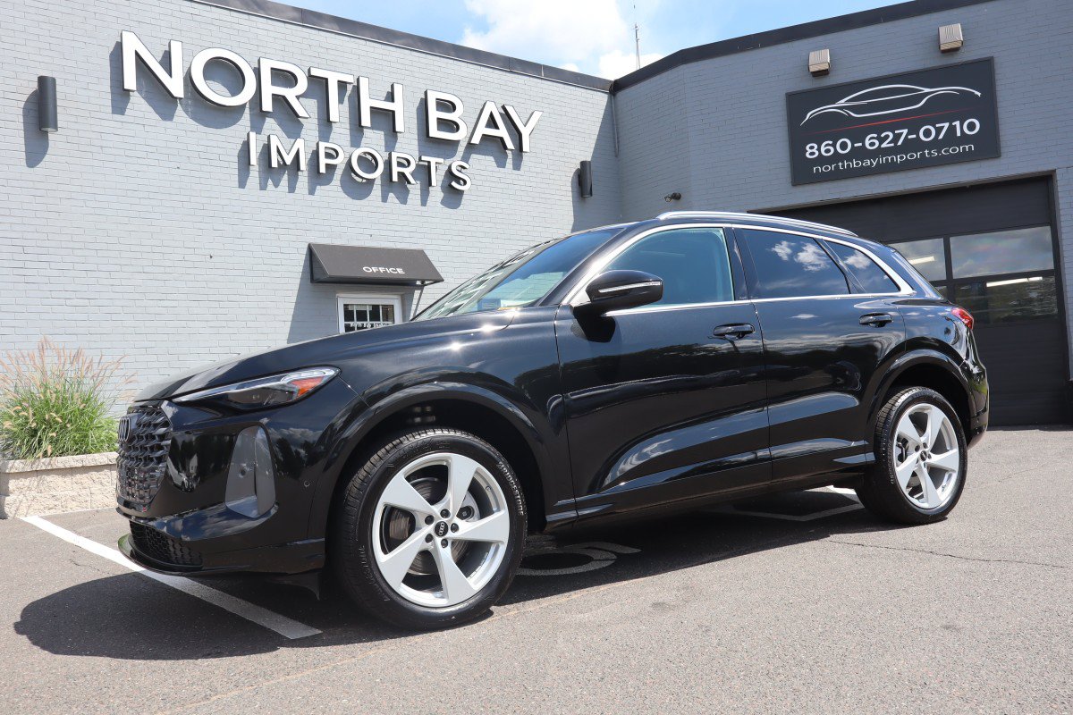 Used 2025 Audi Q5 Premium Plus AWD/4WD image 1