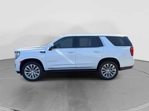 Used 2022 GMC Yukon Denali w/ Advanced Technology Package AWD/4WD image 2