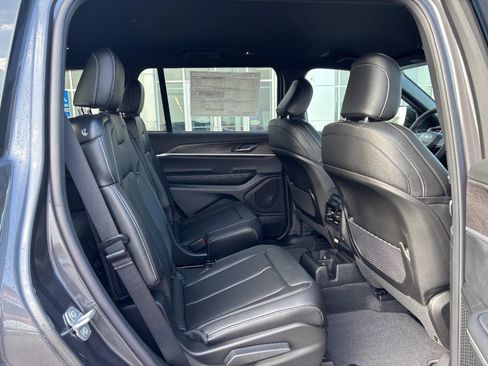 New 2025 Jeep Grand Cherokee L Limited w/ Trailer Tow Package image 7