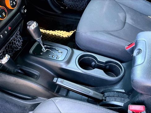 Used 2017 Jeep Wrangler Unlimited Sport AWD/4WD image 27