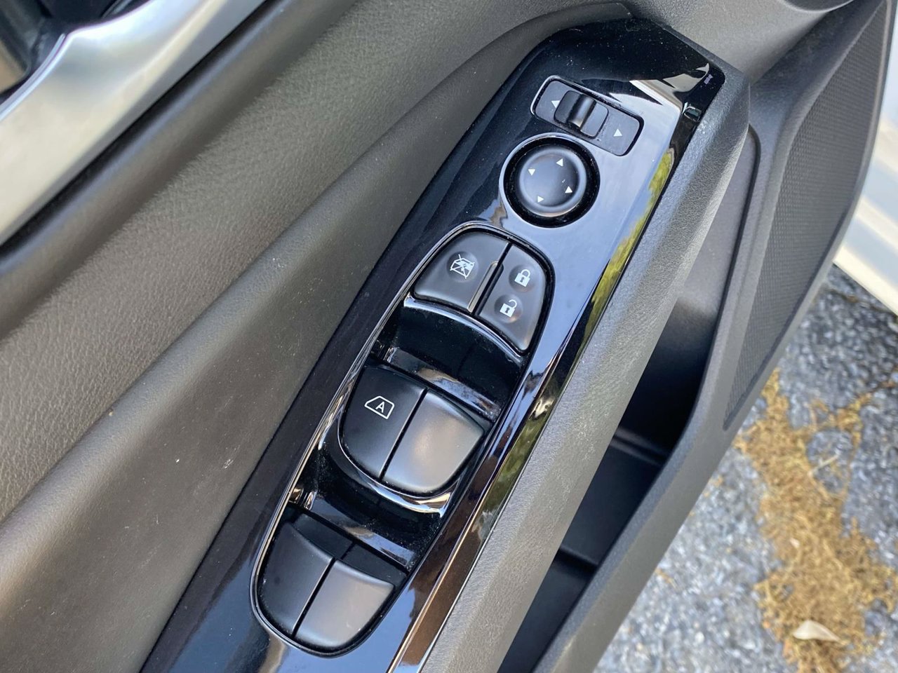 Used 2024 Nissan Altima 2.5 SL AWD/4WD image 18