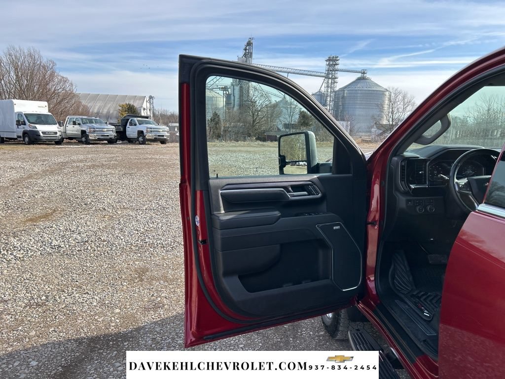 Used 2025 Chevrolet Silverado 2500 LTZ w/ LTZ Plus Package AWD/4WD image 9