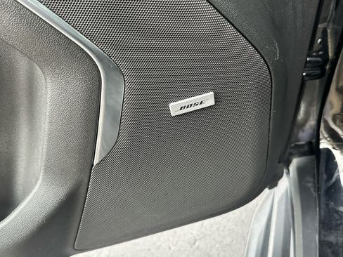 Used 2024 Chevrolet Suburban LT RWD image 16