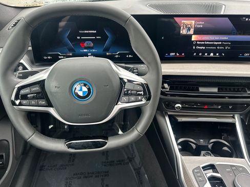 Used 2025 BMW i4 eDrive40 w/ Parking Assistance Package RWD image 18