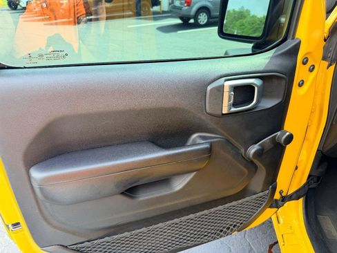 Used 2019 Jeep Wrangler Unlimited Sport AWD/4WD image 13
