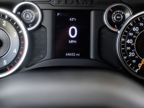 Used 2021 RAM 2500 Big Horn image 16