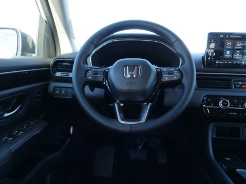 New 2025 Honda Pilot Touring image 22