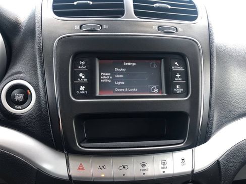 Used 2019 Dodge Journey SE w/ Connectivity Group FWD image 12