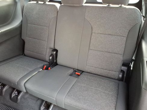 Used 2025 Chevrolet Traverse LT w/ Driver Confidence Package FWD image 15