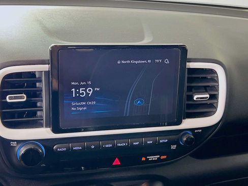 Certified 2023 Hyundai Venue Limited w/ Cargo Package FWD image 15
