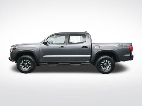Used 2017 Toyota Tacoma TRD Off-Road image 10