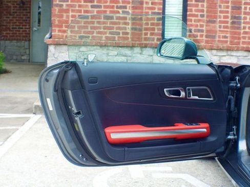 Used 2018 Mercedes-Benz AMG GT Roadster image 21