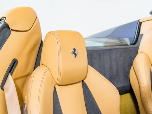 Used 2014 Ferrari 458 Spider image 41