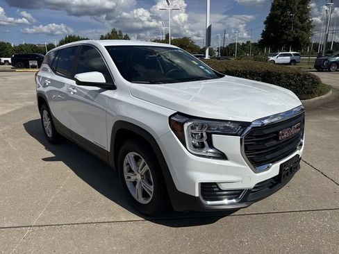 Used 2024 GMC Terrain SLE AWD/4WD image 3