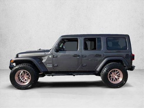 Used 2019 Jeep Wrangler Unlimited Sahara w/ Safety Group image 9